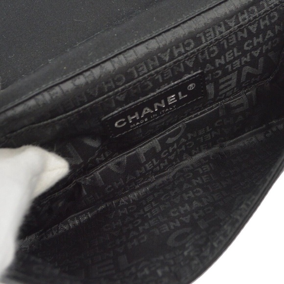 Chanel Black satin chain handbag - Picture 3 of 5